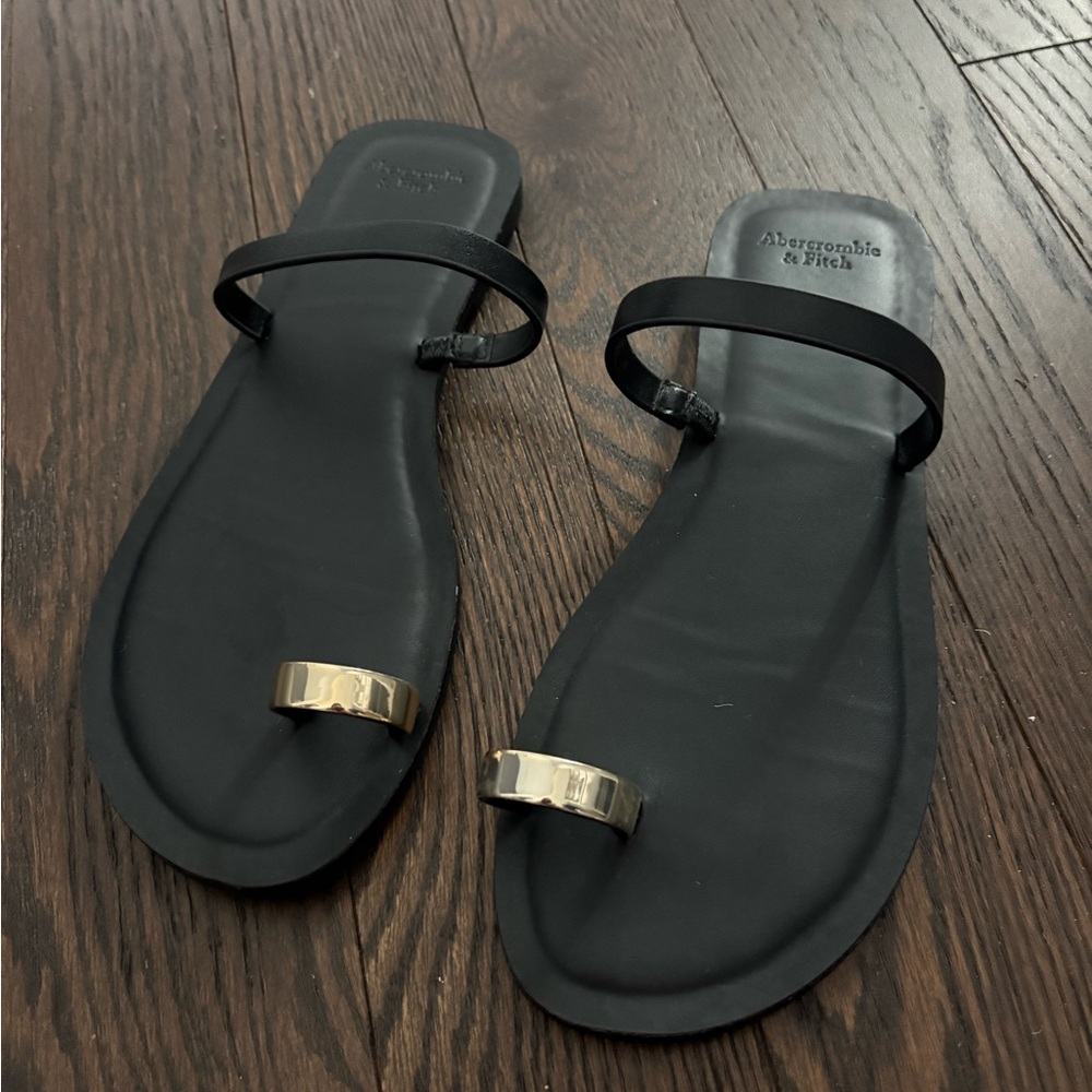 Abercrombie & Fitch Black Sandal with Gold Toe Loop